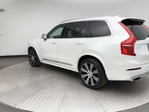 Used 2021 Volvo XC90 T8 Inscription w/ Lounge Package image 4