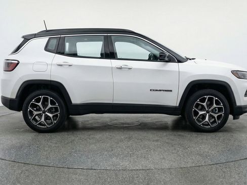 Used 2025 Jeep Compass Limited AWD/4WD image 11