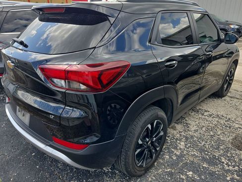 Used 2023 Chevrolet TrailBlazer LT FWD image 2