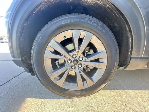 Used 2021 Ford Explorer XLT w/ Equipment Group 202A AWD/4WD image 33