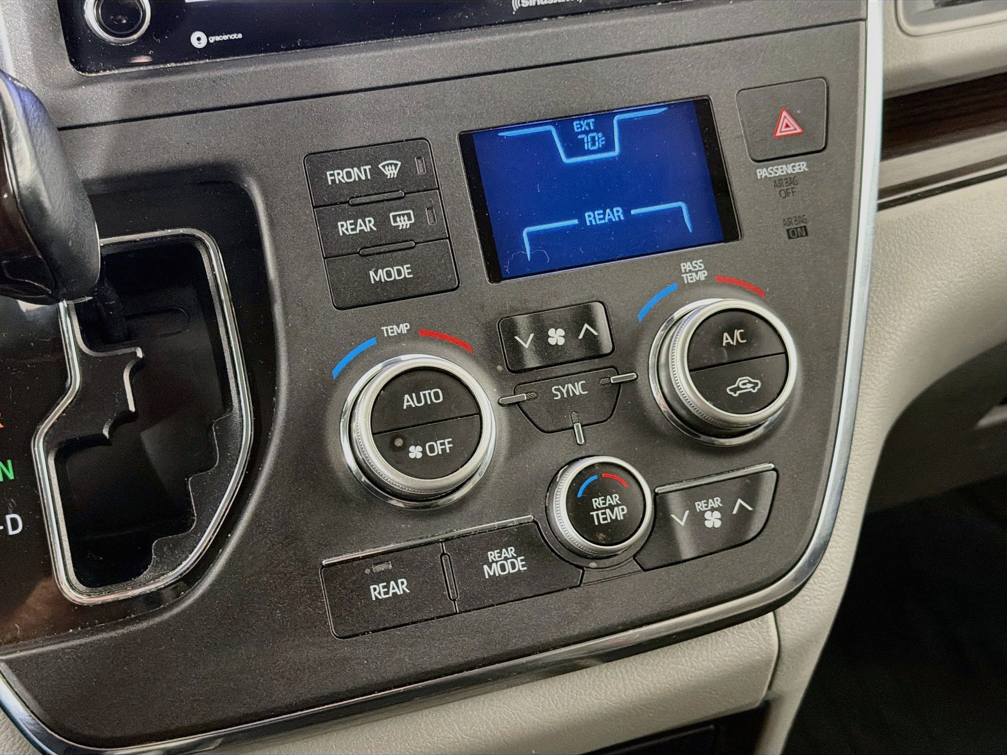 Used 2018 Toyota Sienna XLE w/ XLE Navigation Package AWD/4WD image 24