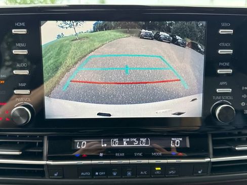 Used 2021 Toyota Sienna XLE w/ XLE Plus Package AWD/4WD image 28