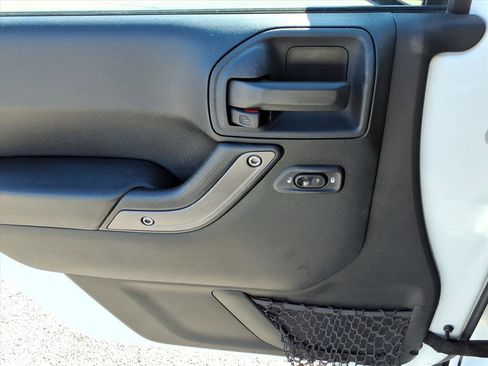 Used 2018 Jeep Wrangler Unlimited Sport S image 21