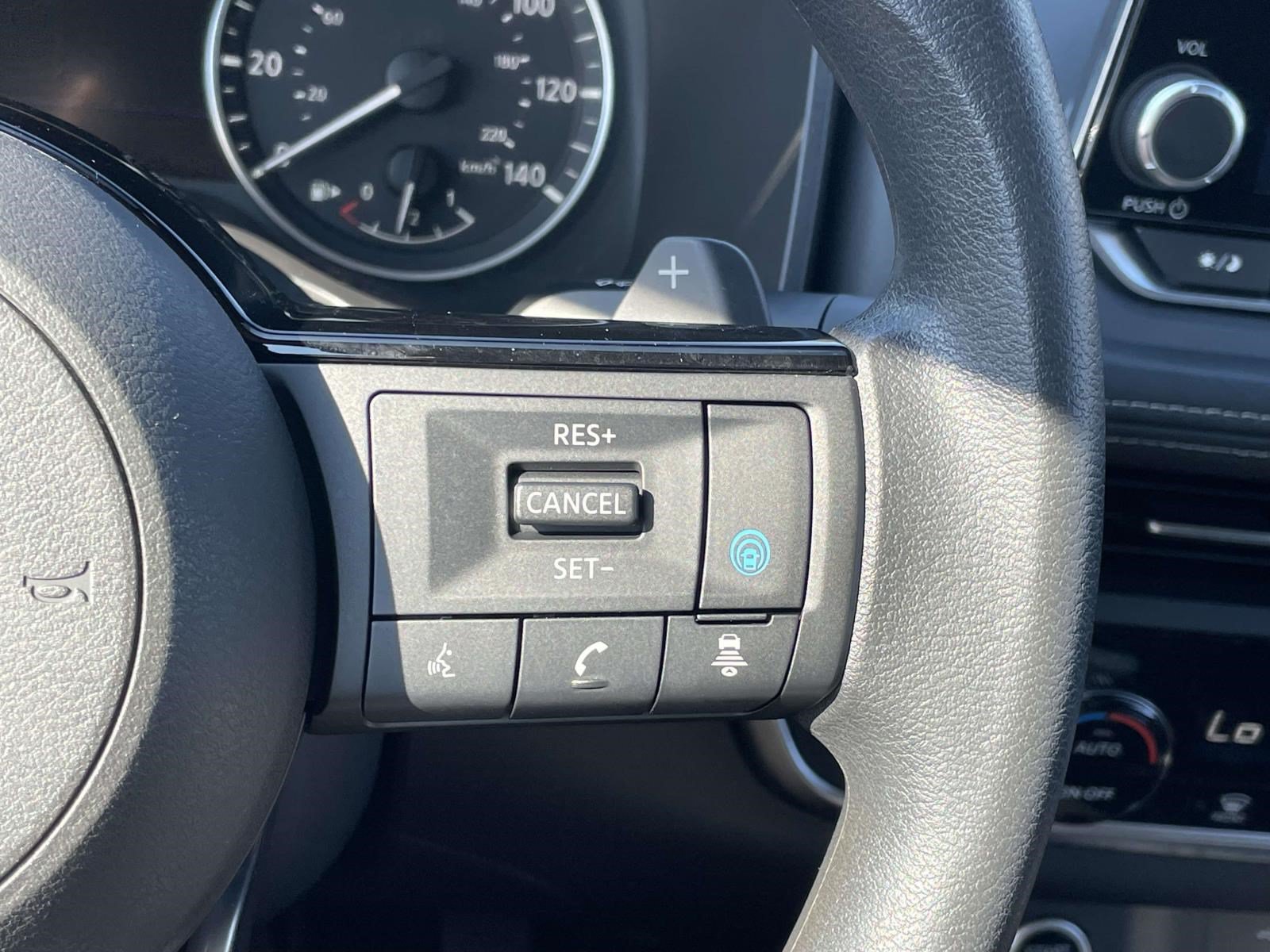 Used 2023 Nissan Rogue SV AWD/4WD image 22
