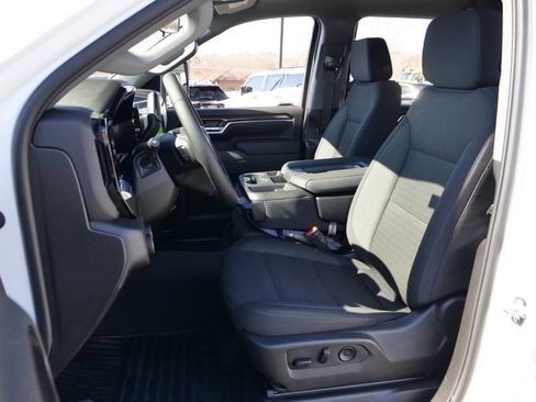 Used 2025 Chevrolet Silverado 2500 LT w/ Convenience Package AWD/4WD image 3