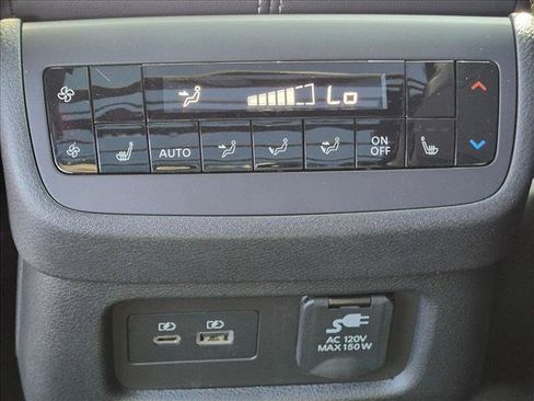 Used 2023 Nissan Pathfinder Platinum AWD/4WD image 19