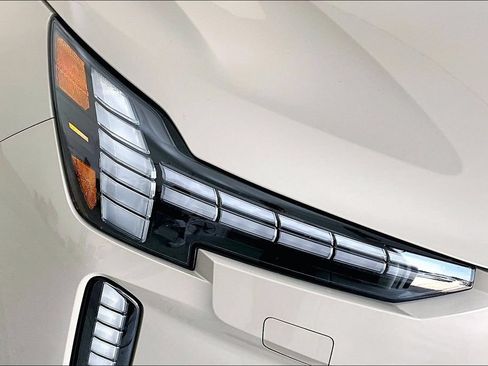 Used 2025 Volvo EX90 Plus AWD/4WD image 40