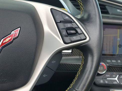 Used 2018 Chevrolet Corvette Stingray Convertible RWD image 16