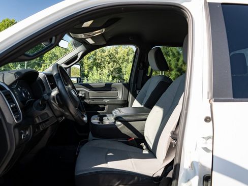 Used 2024 RAM 2500 Big Horn image 13