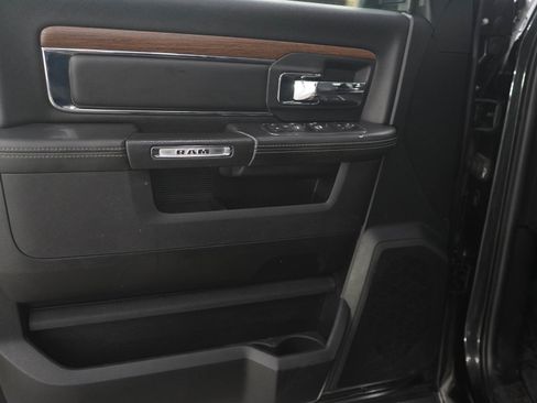 Used 2017 RAM 1500 Laramie AWD/4WD image 17