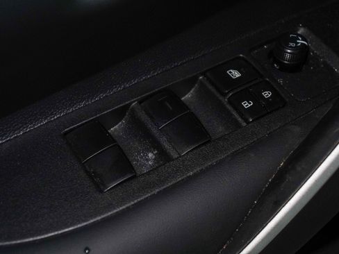 Used 2025 Toyota Corolla SE FWD image 15