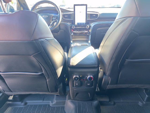 Used 2023 Ford Explorer Platinum w/ Technology Package AWD/4WD image 17