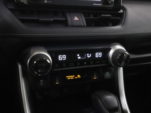 Used 2021 Toyota RAV4 XLE w/ Convenience Package image 23