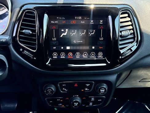 Used 2018 Jeep Compass Limited AWD/4WD image 21