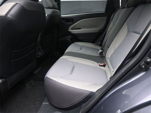 Used 2025 Subaru Forester Premium w/ Convenience Package #1 image 21