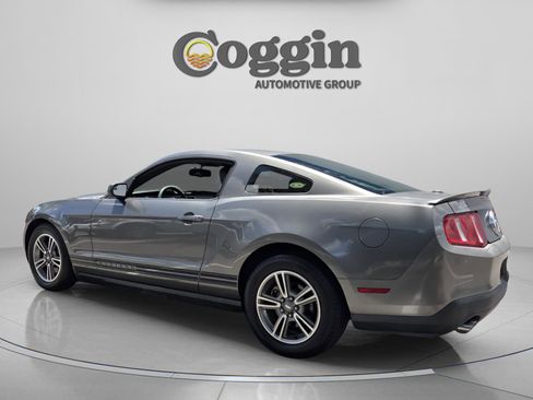 Used 2011 Ford Mustang Premium w/ Comfort Pkg RWD image 3
