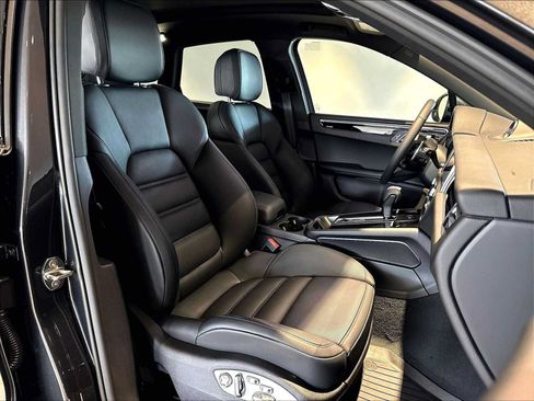 New 2026 Porsche Macan AWD/4WD image 19