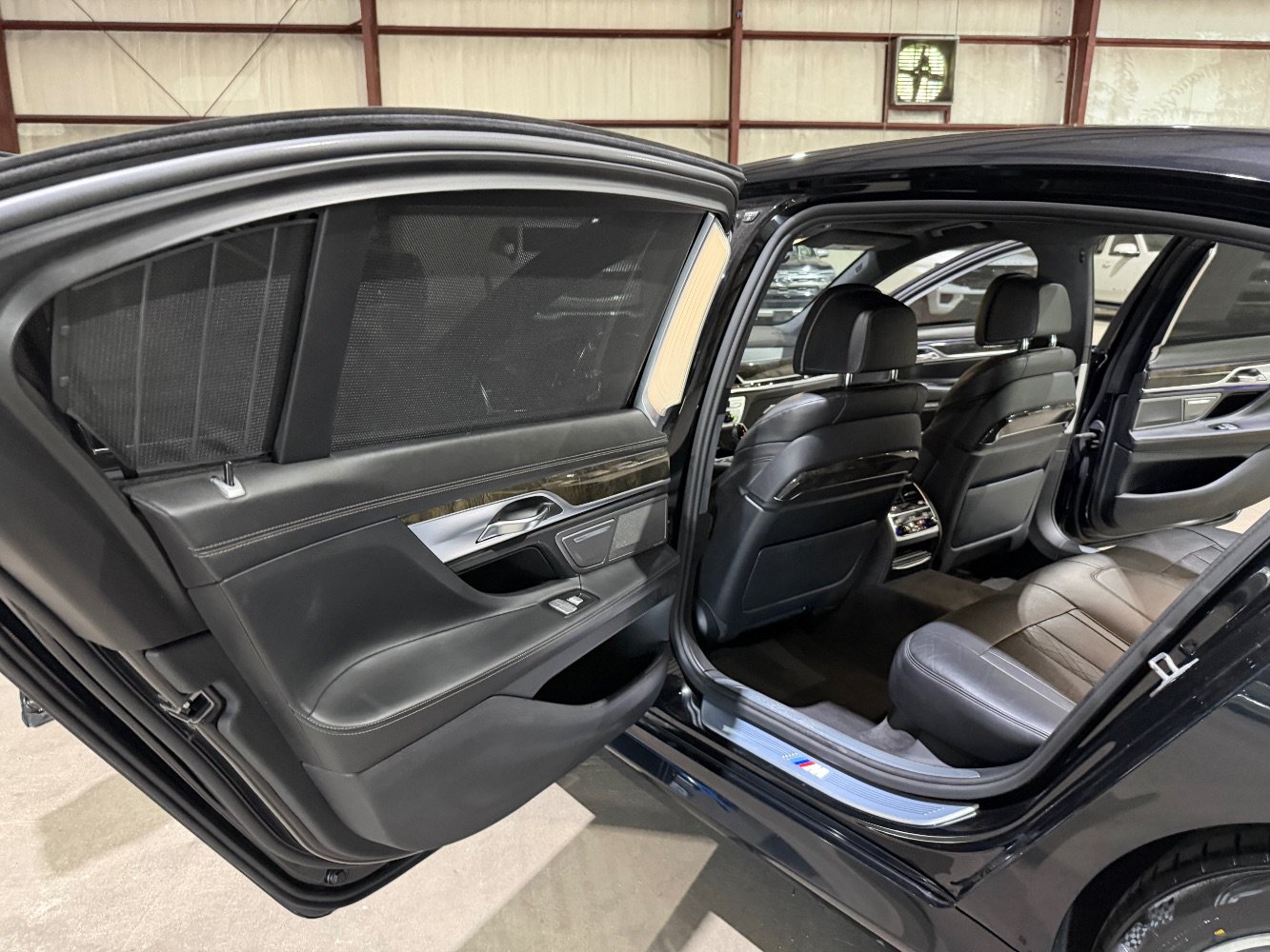 Used 2016 BMW 750i xDrive AWD/4WD image 16