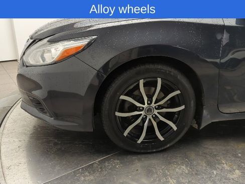 Used 2018 Nissan Altima 2.5 SV image 11