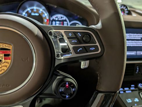 Certified 2022 Porsche Cayenne Turbo AWD/4WD image 28