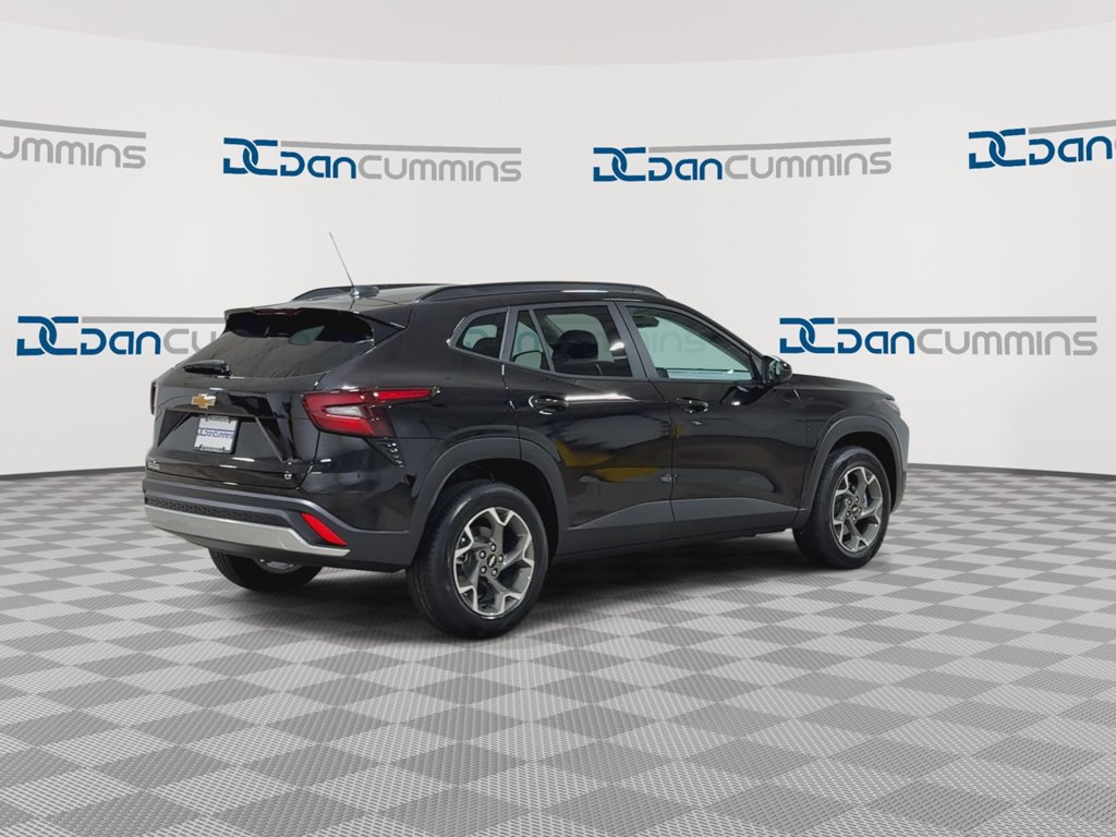 New 2026 Chevrolet Trax LT w/ LT Convenience Package FWD image 8