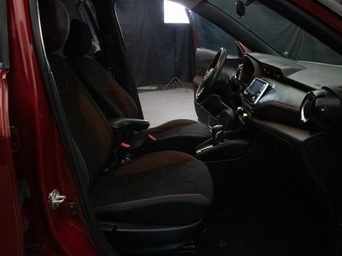 Used 2020 Nissan Kicks SR image 16