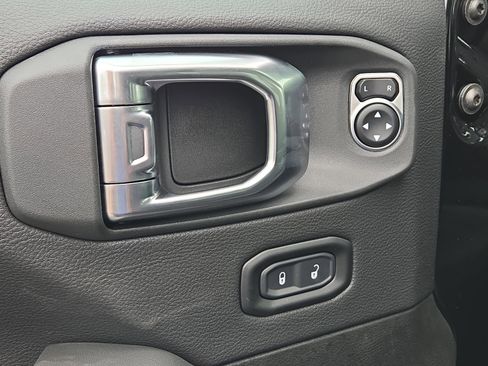 New 2025 Jeep Gladiator Rubicon w/ Convenience Group image 14