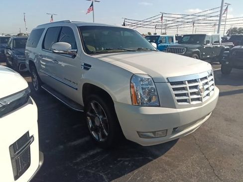 Used 2007 Cadillac Escalade ESV AWD w/ Information Package image 1