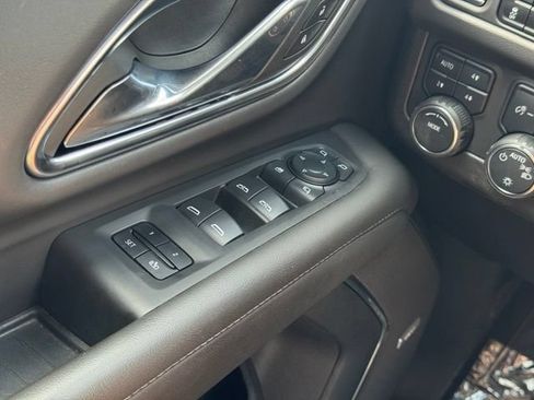 Certified 2024 Chevrolet Suburban Z71 w/ Luxury Package AWD/4WD image 37