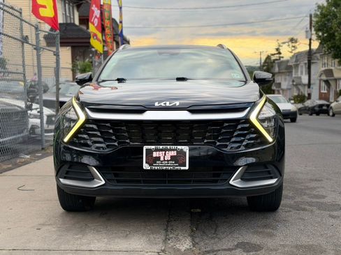 Used 2023 Kia Sportage EX AWD/4WD image 3