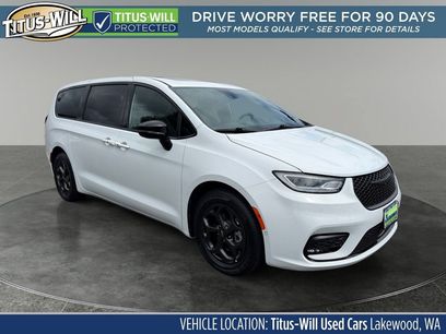 Used 2023 Chrysler Pacifica Limited w/ S Appearance Package