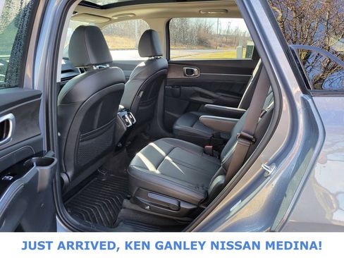 Used 2024 Kia Sorento SX image 16