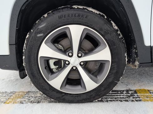 Used 2021 Jeep Cherokee Limited image 11