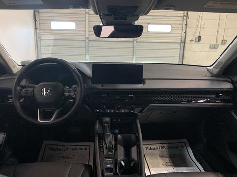 Used 2024 Honda Accord Touring image 4
