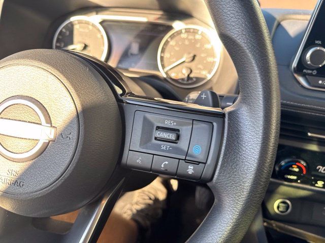 Used 2023 Nissan Rogue SV AWD/4WD image 16