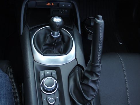 Used 2022 MAZDA MX-5 Miata Grand Touring RWD image 21