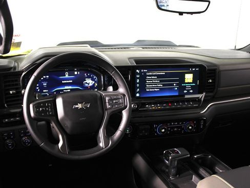Used 2023 Chevrolet Silverado 1500 ZR2 w/ Technology Package AWD/4WD image 15