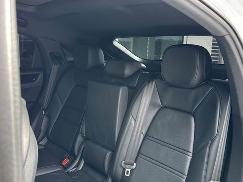 Used 2021 Porsche Cayenne Coupe image 27