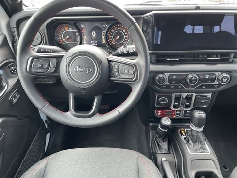 Used 2024 Jeep Wrangler Unlimited Rubicon AWD/4WD image 15