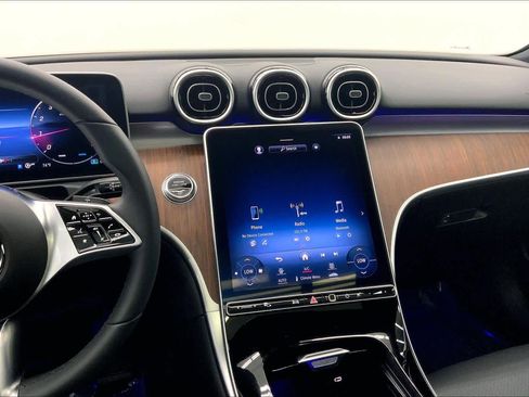 Used 2023 Mercedes-Benz C 300 Sedan image 25