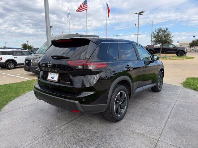 Used 2025 Nissan Rogue SV AWD/4WD image 7