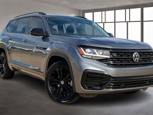 Used 2023 Volkswagen Atlas SEL R-Line image 11