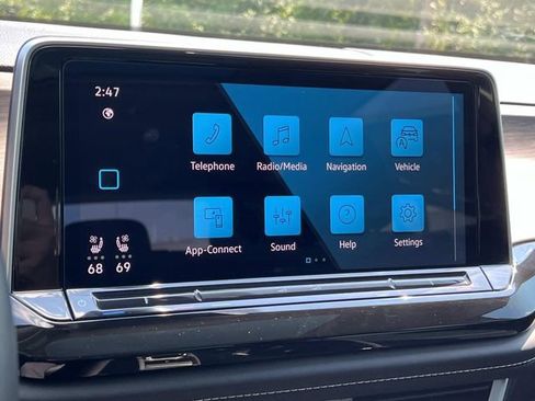 New 2025 Volkswagen Atlas SEL image 15