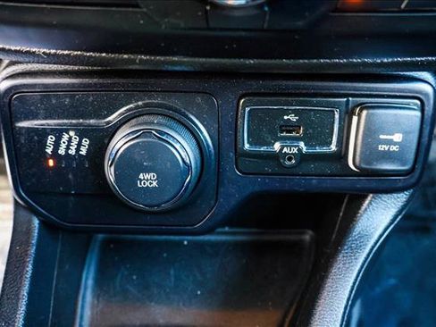 Used 2018 Jeep Renegade Latitude image 19