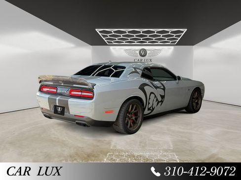 Used 2020 Dodge Challenger SRT Hellcat w/ Driver Convenience Group RWD image 5