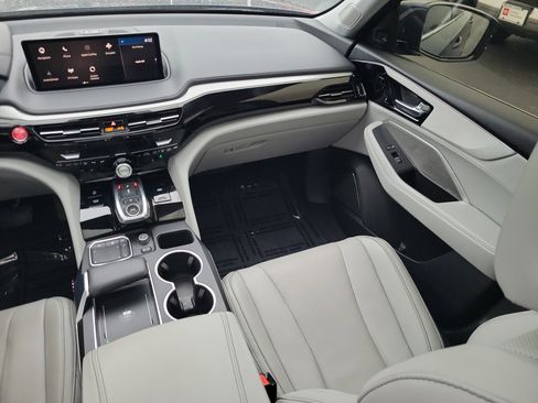 Used 2024 Acura MDX FWD w/ Technology Package image 16