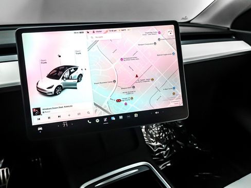 Used 2021 Tesla Model Y Long Range image 20