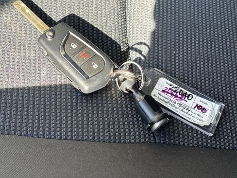 Used 2025 Toyota RAV4 LE image 22