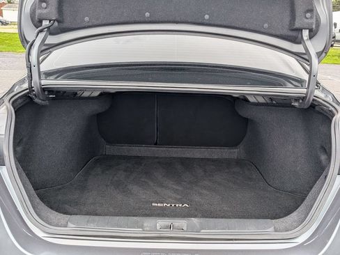 Used 2023 Nissan Sentra SR w/ Midnight Edition Package FWD image 22