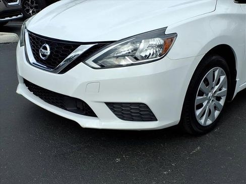 Used 2019 Nissan Sentra S image 12